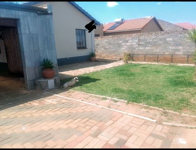 3 BEDROOM FREEHOLD FOR SALE IN PROTEA GLEN